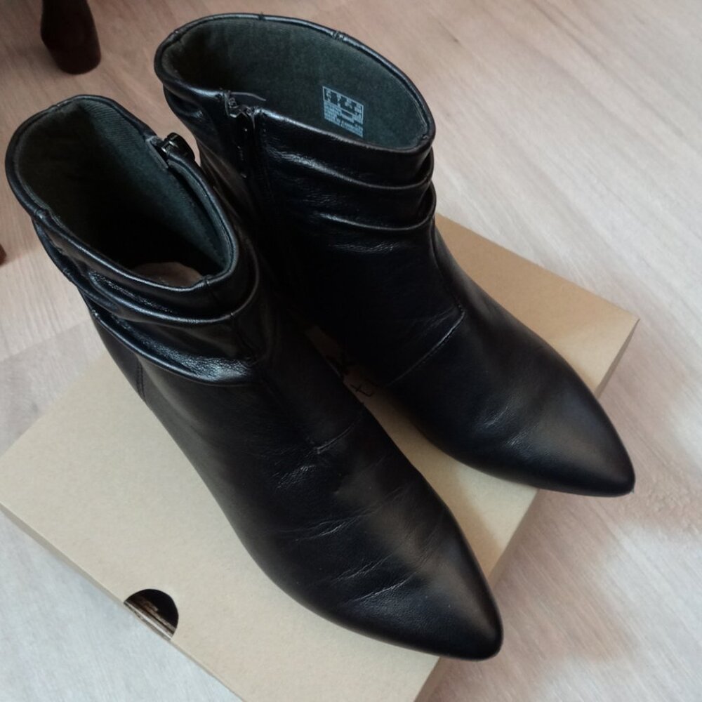 Clarks Teresa Black Leather Ankle Boot Size 7
